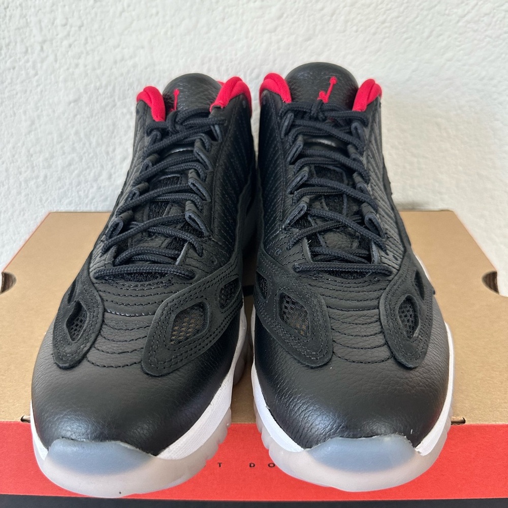 Jordan 11 IE Bred